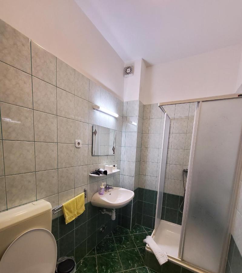 Liget Ueduelo Siofok Bed & Breakfast Ngoại thất bức ảnh