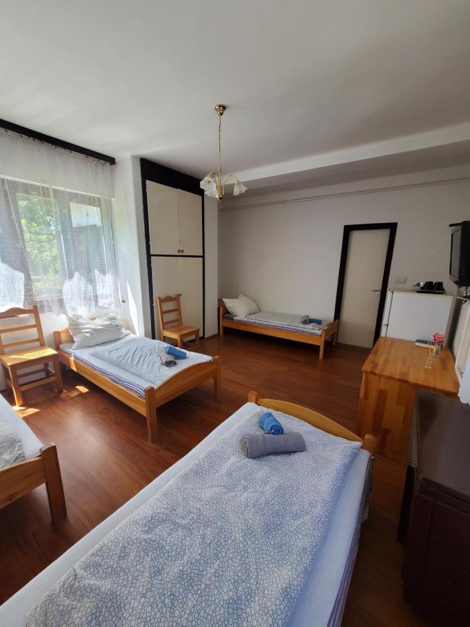 Liget Ueduelo Siofok Bed & Breakfast Ngoại thất bức ảnh