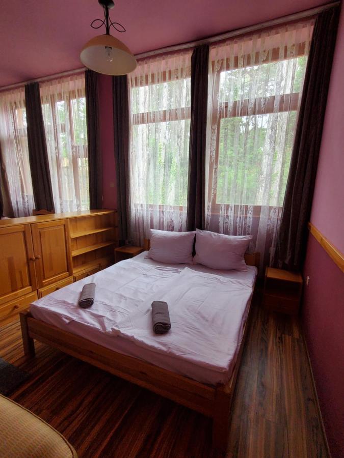 Liget Ueduelo Siofok Bed & Breakfast Ngoại thất bức ảnh