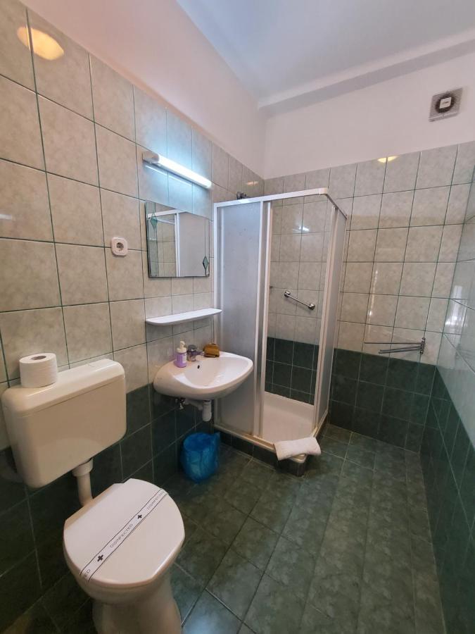 Liget Ueduelo Siofok Bed & Breakfast Ngoại thất bức ảnh