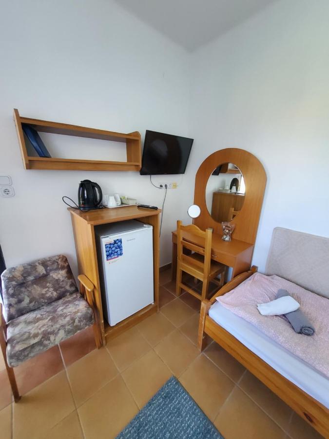 Liget Ueduelo Siofok Bed & Breakfast Ngoại thất bức ảnh