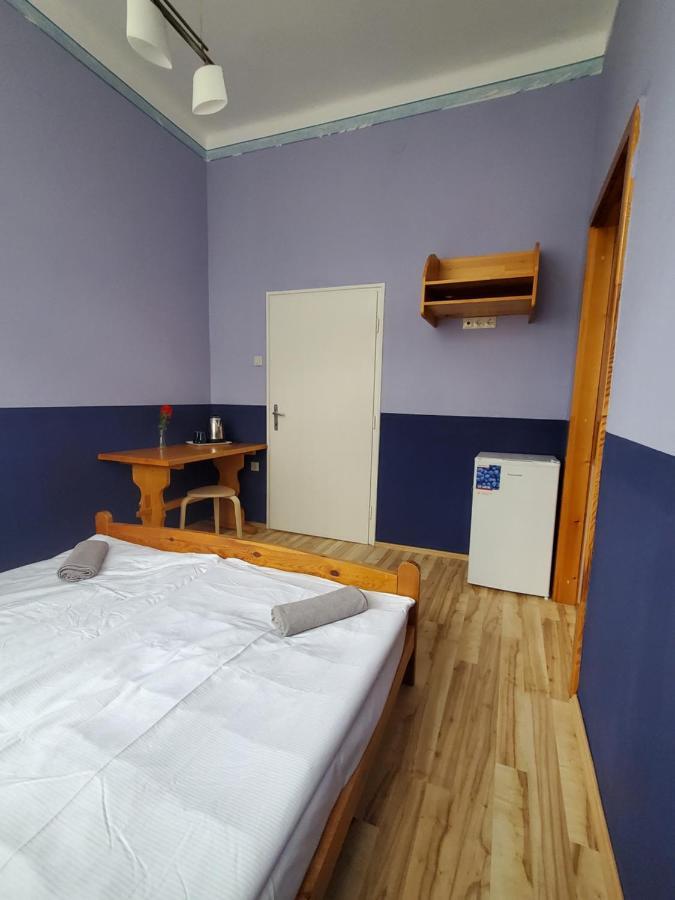 Liget Ueduelo Siofok Bed & Breakfast Ngoại thất bức ảnh