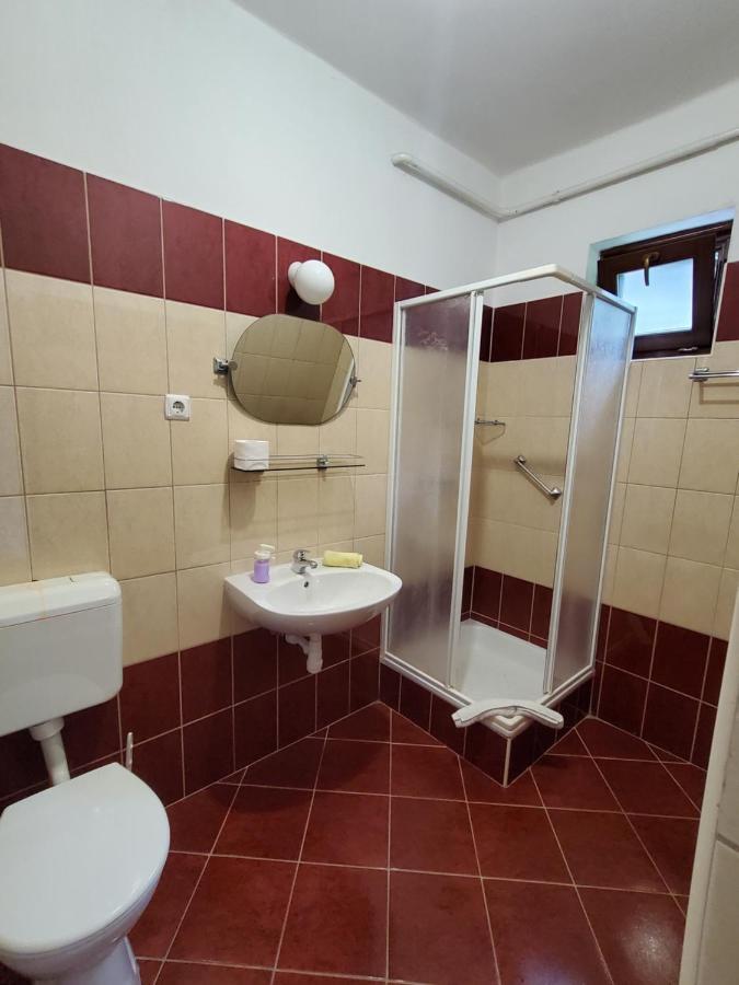 Liget Ueduelo Siofok Bed & Breakfast Ngoại thất bức ảnh