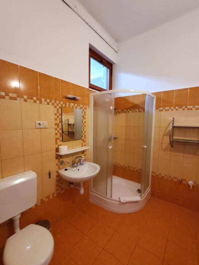 Liget Ueduelo Siofok Bed & Breakfast Ngoại thất bức ảnh