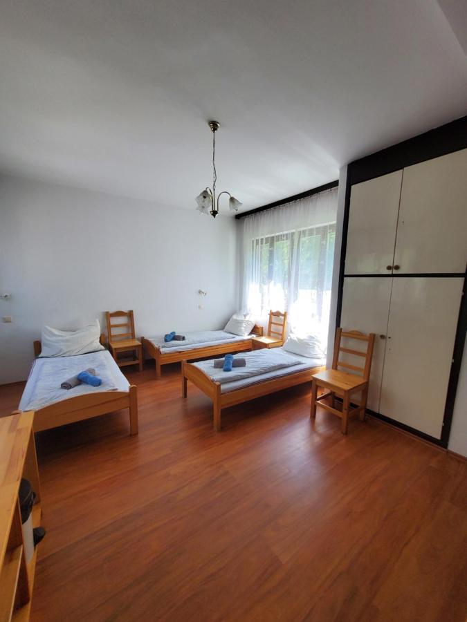 Liget Ueduelo Siofok Bed & Breakfast Ngoại thất bức ảnh