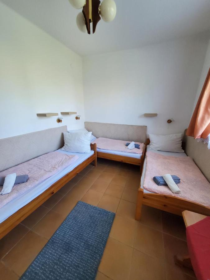 Liget Ueduelo Siofok Bed & Breakfast Ngoại thất bức ảnh