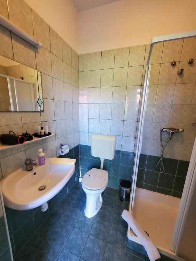 Liget Ueduelo Siofok Bed & Breakfast Ngoại thất bức ảnh